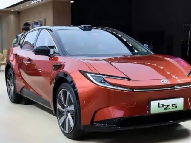 Toyota ra mắt SUV điện bZ5, dùng pin Blade của BYD