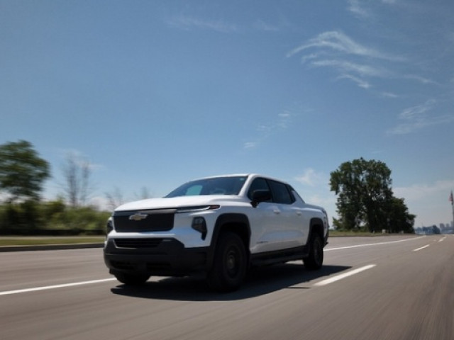 Chevrolet Silverado EV phá kỷ lục thế giới về phạm vi hoạt động sau một lần sạc