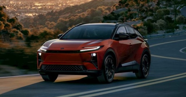 Bản thuần điện thay thế Toyota Corolla Cross xuất hiện trên phố