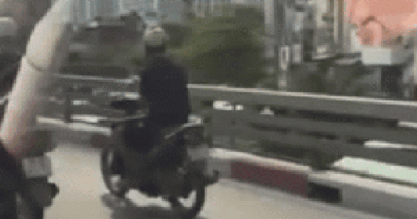 Thanh niên chạy xe máy bị Cục trưởng CSGT ghi hình trên phố Hà Nội: Đoạn clip xuất hiện thêm lỗi vi phạm