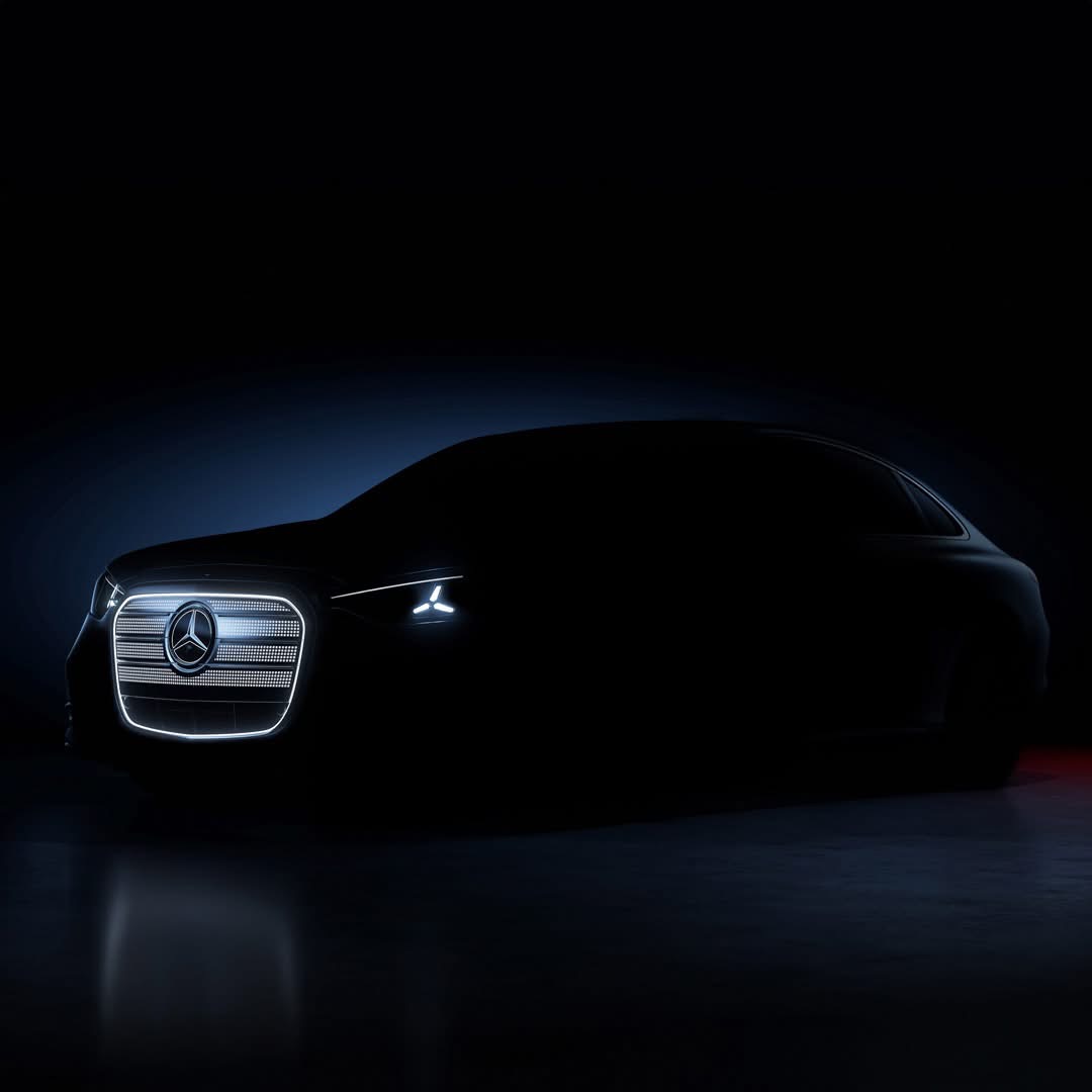 Mercedes C-Class EV 2026 "nhá hàng" với lưới tản nhiệt phát sáng như GLC EV