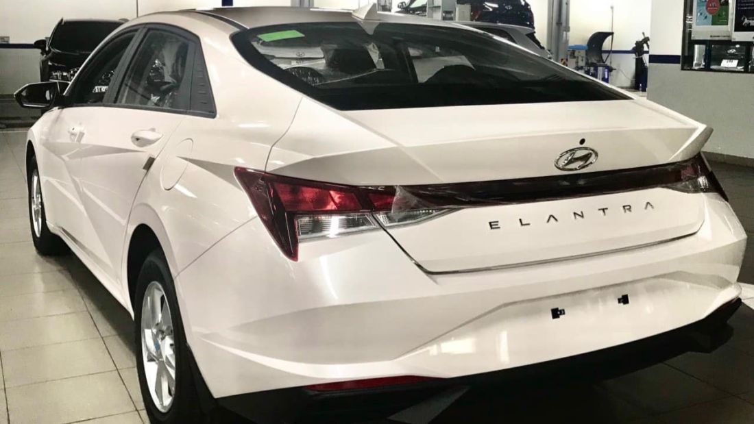Hyundai Elantra bất ngờ giảm giá, rẻ hơn cả tân binh phân khúc dưới vừa ra mắt