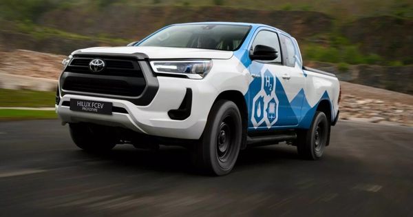 Cả thế giới còn đang e dè, Toyota Hilux chạy pin nhiên liệu hydro đã chuẩn bị chạy thử thực tế, thách thức xe điện với phạm vi hoạt động lên tới 600km