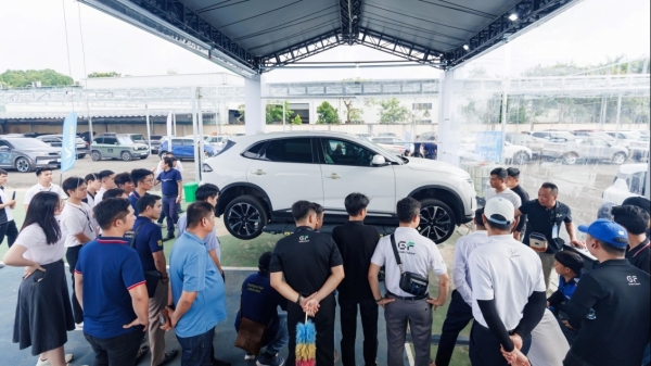 Sự kiện thu xe xăng, lên đời xe xanh tại TP. HCM trở thành ngày hội của giới tài xế dịch vụ
