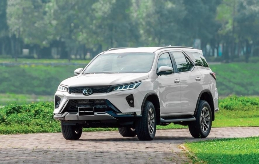 Toyota Fortuner giảm giá niêm yết, bổ sung thêm phiên bản