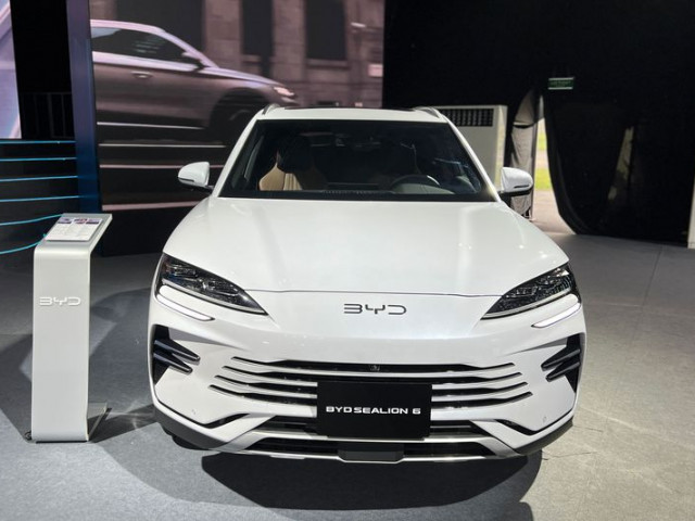 BYD Tây Hồ ra mắt BYD Sealion 6 - Khách hàng trải nghiệm xe, trúng quà lớn