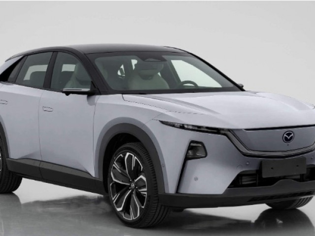 Mazda EZ-60 có hơn 26.000 đơn đặt hàng sau gần một tuần ra mắt