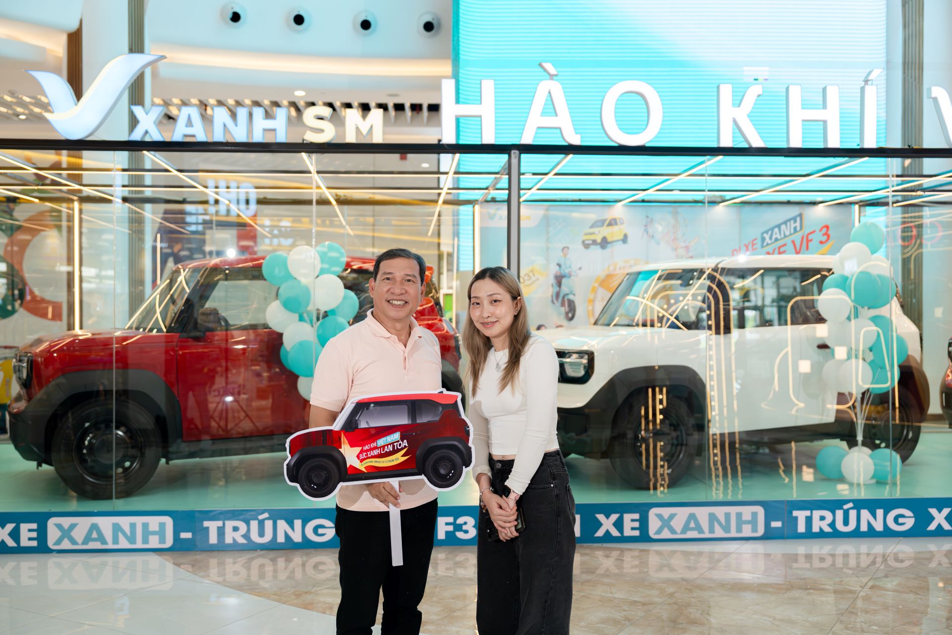 Đặt taxi Xanh SM, 5 khách hàng trúng thưởng VinFast VF 3