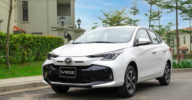 Giảm mạnh chỉ còn hơn 300 triệu đồng, nhiều sedan hạng B trở nên dễ mua