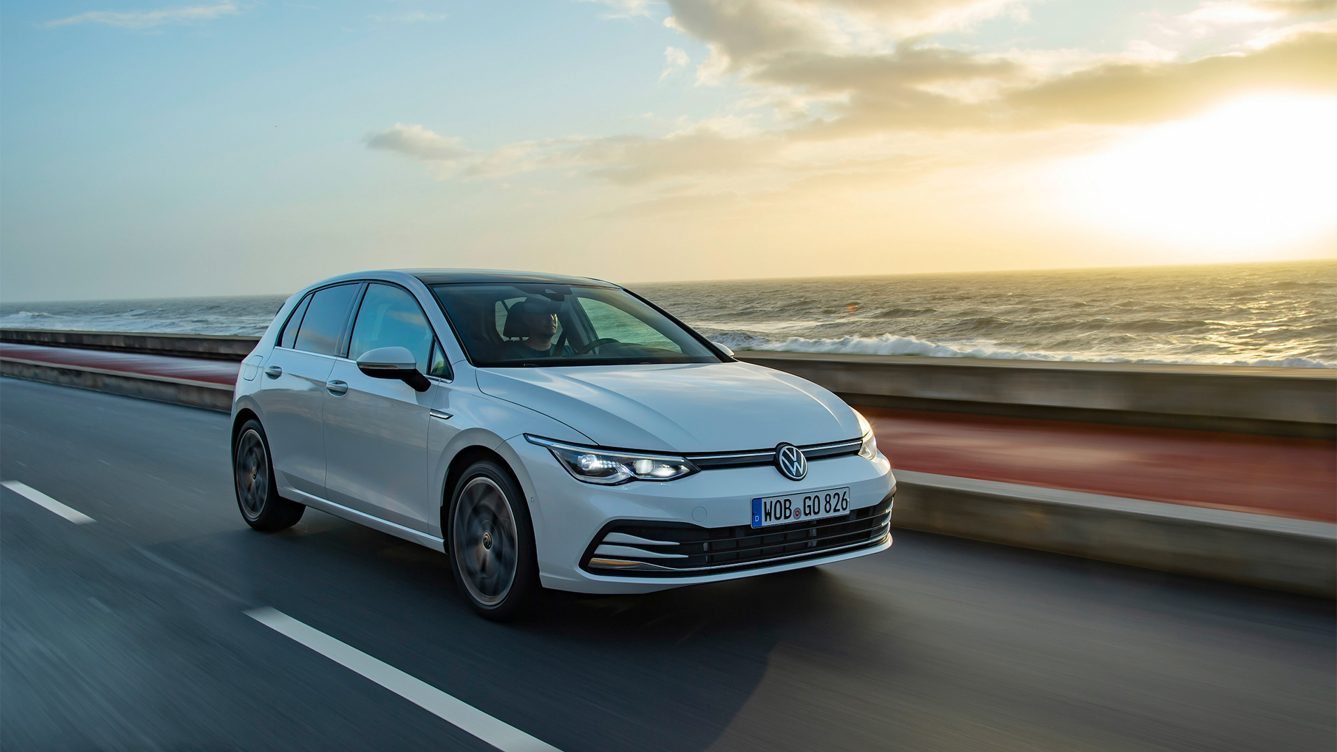 VW Golf 1.5 eTSI: ‘Làn gió’ mới cho giới chơi xe thể thao đô thị ở Việt Nam