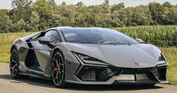 Lamborghini Revuelto với nhiều chi tiết lạ lộ diện: Thay đổi hốc gió, cánh gió, có thể là bản mui trần