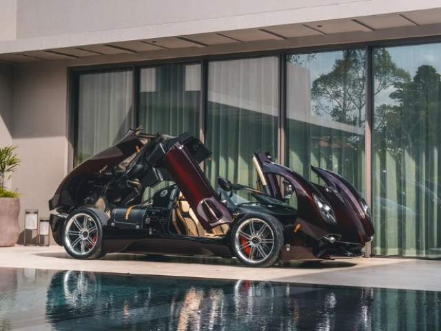 Cận cảnh Pagani Utopia Roadster tại Đông Nam Á: Giá lăn bánh có thể hơn 250 tỷ VNĐ