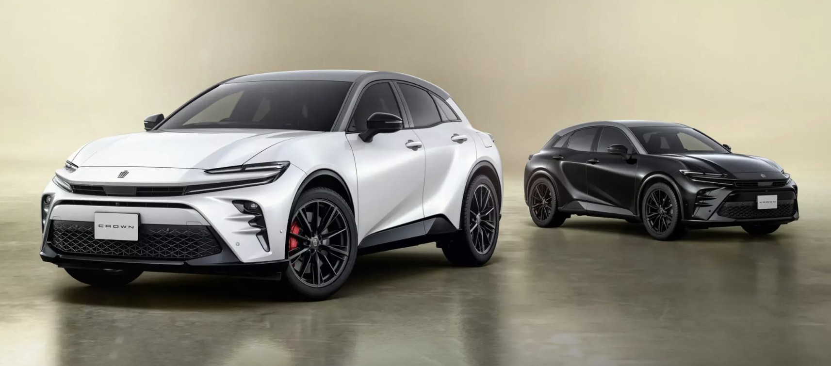 Toyota Crown Sport ra mắt phiên bản kỷ niệm 70 năm