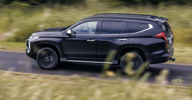 Giá xe Mitsubishi Pajero Sport mới nhất tháng 7/2025