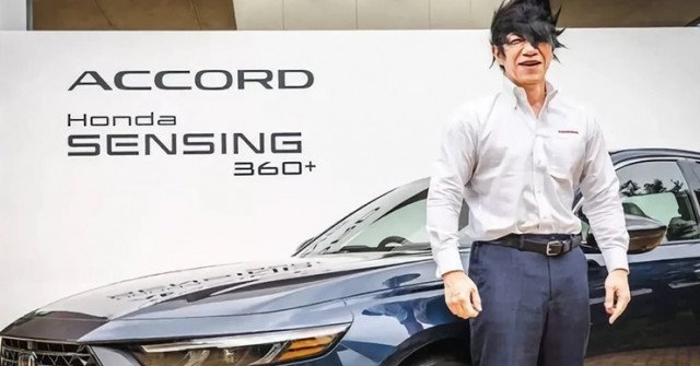 Kỹ sư trưởng của Honda gây chú ý với mái tóc cực "chất"