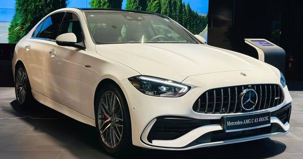 Giá AMG C 43 lần đầu về mốc hơn 2,2 tỷ: Chênh C 300 AMG chưa tới 200 triệu nhưng khác biệt hẳn về vận hành