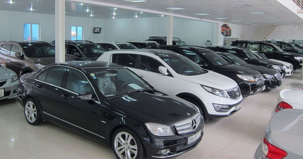 Người tiêu dùng dè dặt với xe ô tô xăng cũ, thị trường chờ đợi làn sóng điện hóa