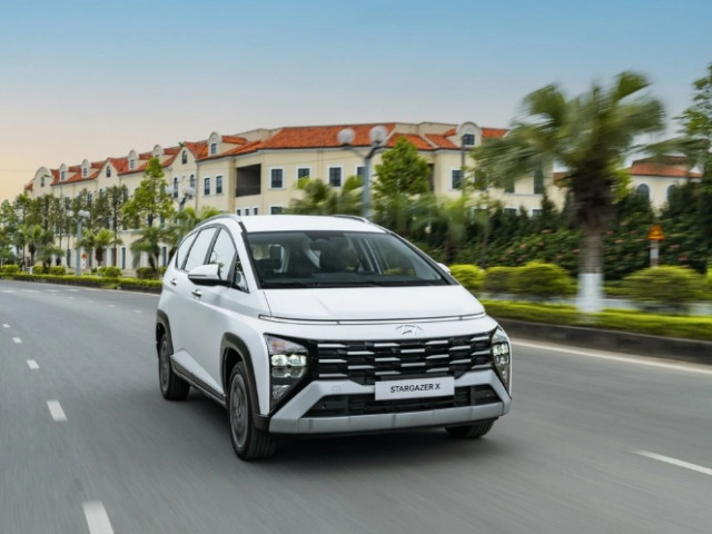 Loạt xe MPV 7 chỗ ưu đãi mạnh trong tháng 8/2025