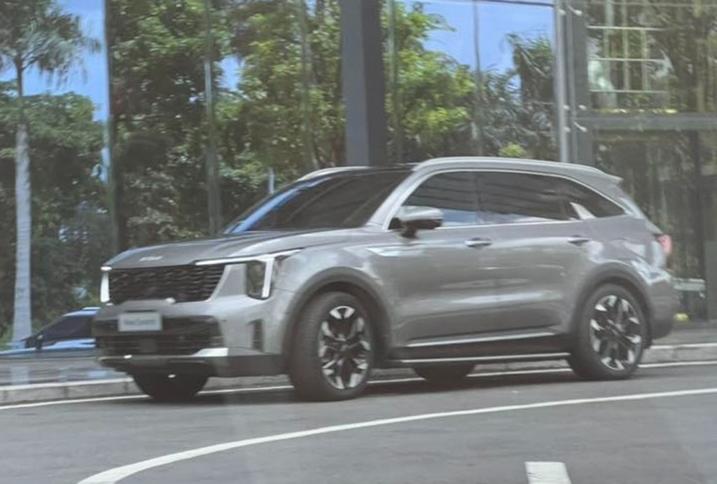 Kia Sorento bản mới lộ diện tại Việt Nam