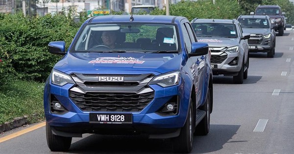 Tiết kiệm như Isuzu D-Max: Một bình dầu chạy được 2.000km