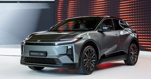 Toyota tung SUV điện mới: Lớn hơn Corolla Cross, màn 14inch, chạy tới 600km/sạc, hướng tới 