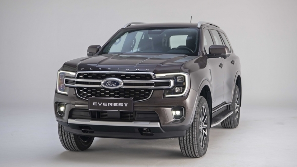Ford Everest Platinum giá 1,545 tỷ đồng tại Việt Nam