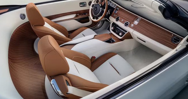 Sếp Rolls-Royce tiết lộ lý do không chạy theo xu hướng "màn hình lớn"