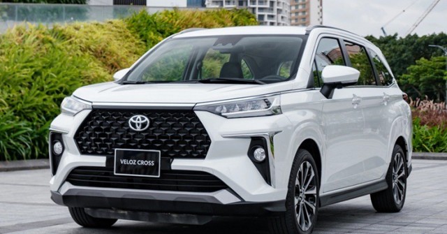 Toyota Veloz Cross giữ vững ngôi "á quân" trong phân khúc MPV 7 chỗ