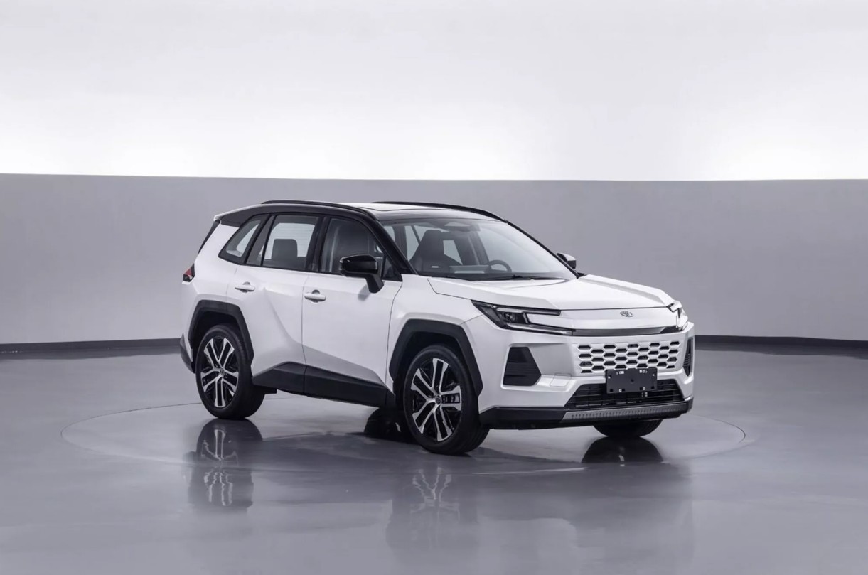 Toyota Wildlander thế hệ mới sắp ra mắt: ‘Anh em song sinh’ của RAV4