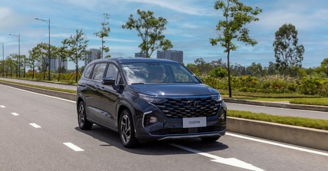 Giá xe Hyundai Custin lăn bánh tháng 9/2024, giảm 50% phí trước bạ