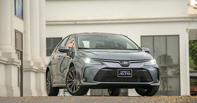 Giá xe Toyota Corolla Altis cập nhật tháng 9/2024