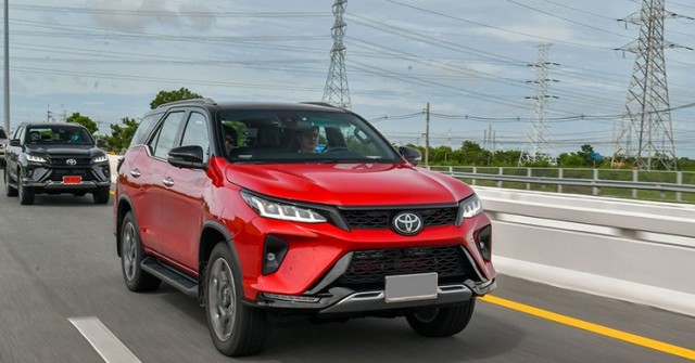Giá xe Toyota Fortuner mới nhất tháng 9/2025