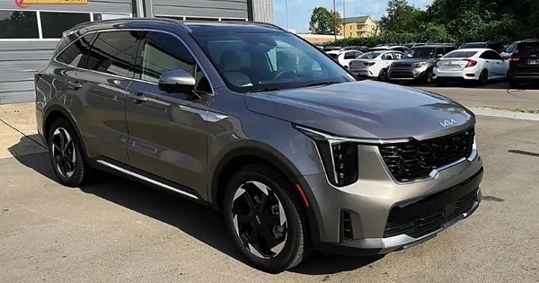 Kia Sorento 2025 chốt ra mắt Việt Nam ngày mai: Giá đồn đoán từ trên 1 tỷ đồng, sẽ có cả bản xăng và dầu