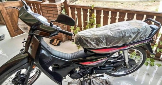 Honda Dream “lùn” đời 1997 tại Indonesia còn nguyên bản, giá hơn 160 triệu đồng