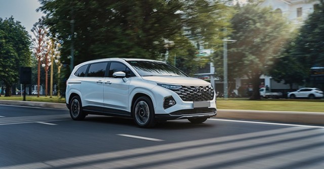 Giá xe Hyundai Custin tháng 11/2024, giảm 50% phí trước bạ