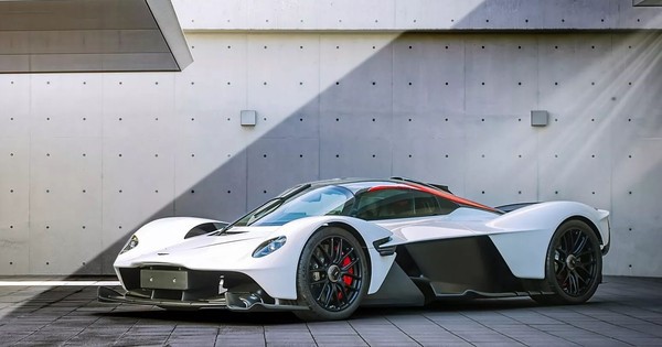 Siêu xe Aston Martin Valkyrie cực hiếm lên sàn đấu giá