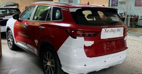Lô xe Ford Territory 2025 đã lăn bánh trên đường phố Việt Nam, để lộ cụm đèn LED mới, mâm mới, dễ ra mắt trong thời gian gần cạnh tranh CX-5, Tucson