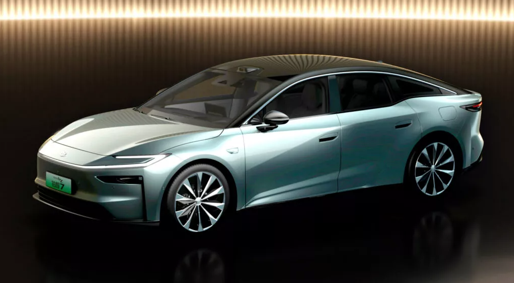 Mẫu xe điện đầu bảng của Toyota sẽ được trang bị công nghệ của Huawei và Xiaomi