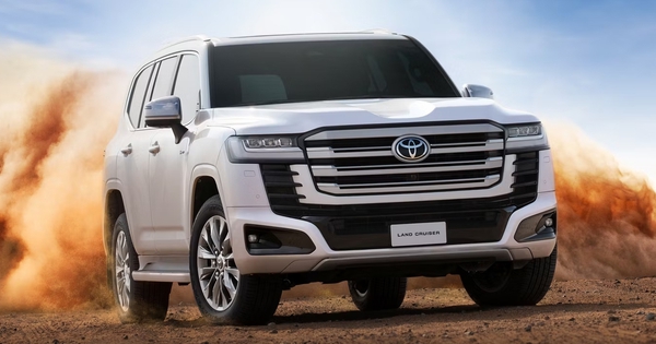 Toyota Land Cruiser thêm bản hybrid: Mạnh ngang Lexus LX 700h, bình xăng lớn, pin chịu được khắc nghiệt để off-road