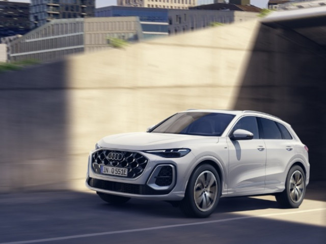 Audi Q5 PHEV ra mắt: Pin lớn hơn, mạnh mẽ hơn, sạc nhanh hơn