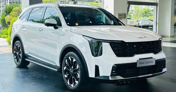 Kia Sorento 2025 ra mắt Việt Nam: Giá từ 1,249 tỷ đồng, mâm lớn, nâng cấp ADAS đấu Santa Fe, Everest