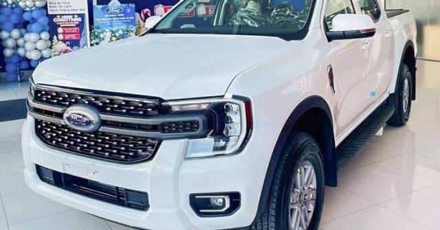 Ford Ranger có thêm phiên bản XLS+, giá 733 triệu đồng