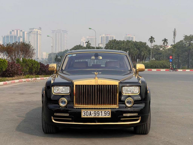 Rolls-Royce Phantom mạ vàng 24K bất ngờ được rao bán với giá hơn 9 tỷ đồng