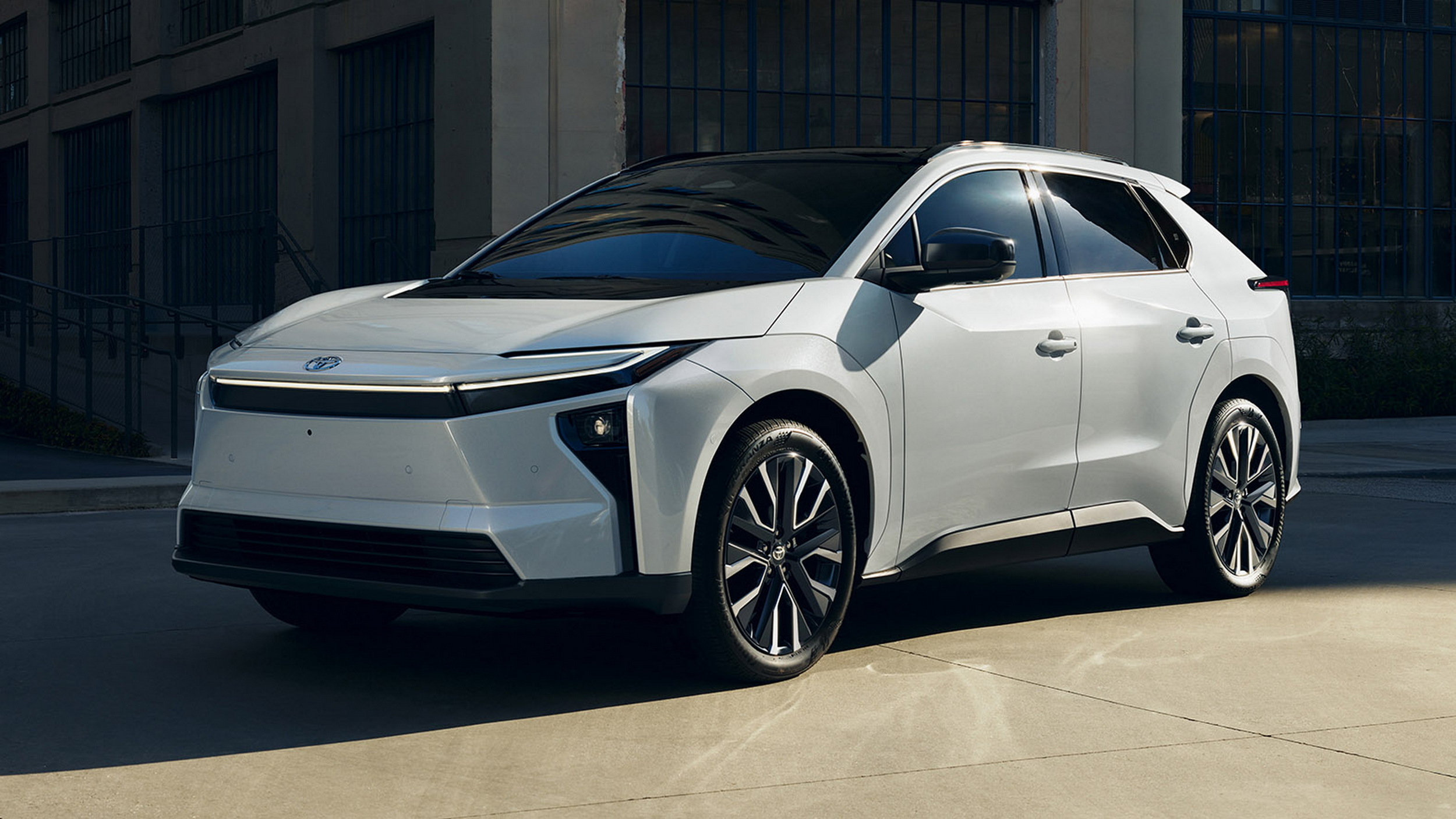 Toyota bZ 2026: “Thay tên – Đổi vận” để bứt phá trong cuộc đua xe điện