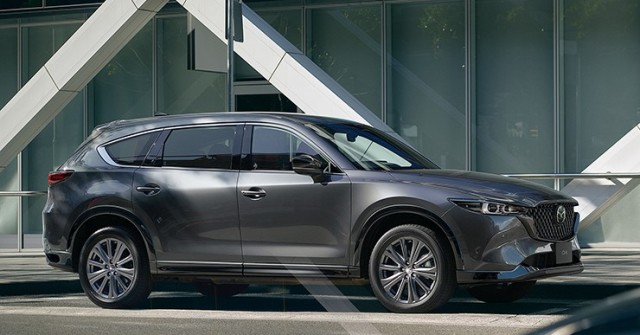 Giá xe Mazda CX-8 niêm yết và lăn bánh tháng 5/2025