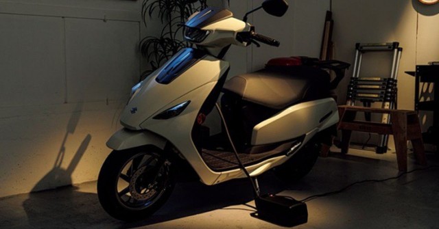 Suzuki trình làng xe máy điện e-Access giá 29,9 triệu đồng, đi 95 km/lần sạc
