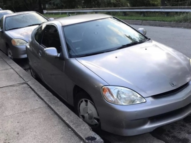 Chiếc Honda Insight hybrid 20 năm tuổi, động cơ hybrid nguyên bản chuẩn bị cán mốc 1 triệu dặm
