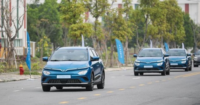 Giá xe điện VinFast VF e34 mới nhất tháng 9/2025