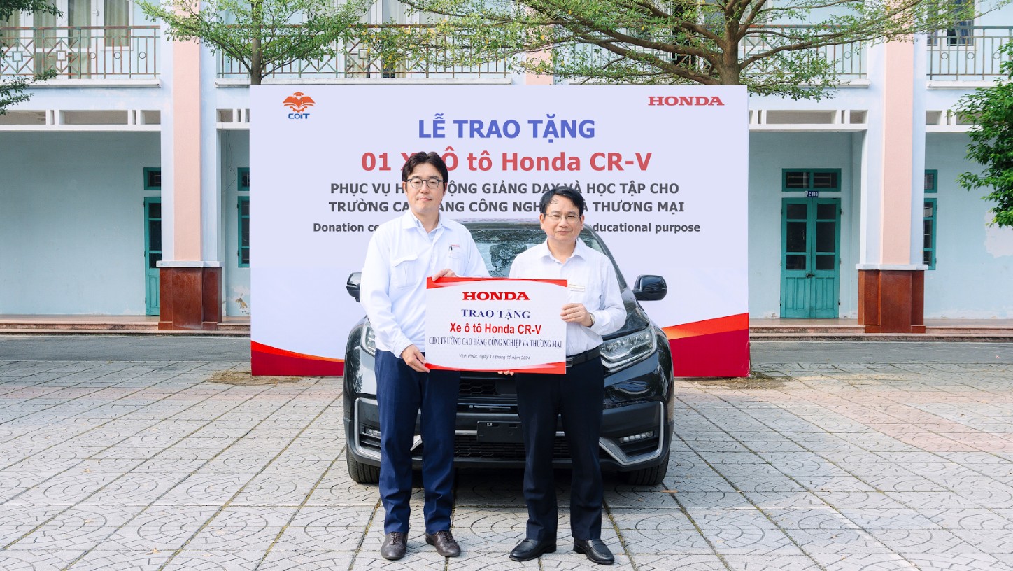 Honda Việt Nam trao tặng ô tô, xe máy cho 25 trường Cao đẳng, Trung cấp nghề năm 2024