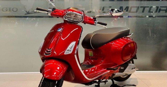 Giá xe ga Vespa Sprint giữa tháng 5/2025, khuyến mãi 7 triệu đồng
